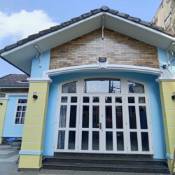 Cho thuê Nhà nguyên căn có Sân vườn. Vòng xoay KCX Tân Thuận