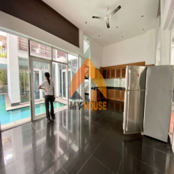 Ê HỀ Ê HỀ , VILLA 1000 ĐIỂM KHÔNG CÓ NHƯNG TOẠ LẠC TT THẢO ĐIỀN-Q2