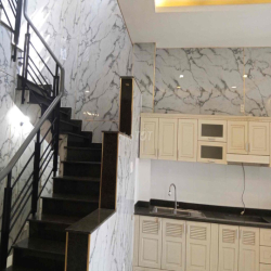 Cho thuê Nhà nguyên căn có Sân vườn. Vòng xoay KCX Tân Thuận