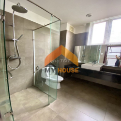 Ê HỀ Ê HỀ , VILLA 1000 ĐIỂM KHÔNG CÓ NHƯNG TOẠ LẠC TT THẢO ĐIỀN-Q2