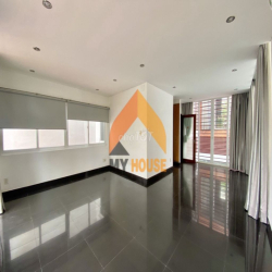 Ê HỀ Ê HỀ , VILLA 1000 ĐIỂM KHÔNG CÓ NHƯNG TOẠ LẠC TT THẢO ĐIỀN-Q2