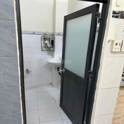 cho thuê nhà nguyễn kiệm p3 2pn 2wc điện nước chính