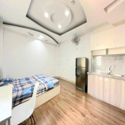 CHÍNH CHỦ CHO THUÊ STUDIO CỬA SỔ LỚN THANG MÁY HẦM XE FULL NT QUẬN 1