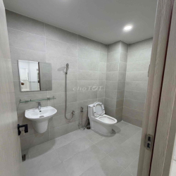 Cho thuê 13,5 triệu 4 pn 2 tolet ngay chợ