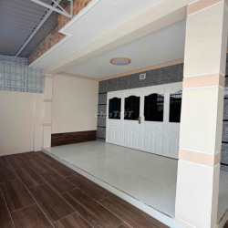 Cho thuê 13,5 triệu 4 pn 2 tolet ngay chợ