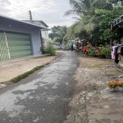 nhà 1 chệt 1 lầu, 1 sân thượng gần chợ tiện lợi mua bán kinh doanh