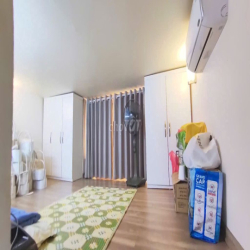 Cho thuê mặt phố Đội Cấn- DT80m, MT5m, vỉa hè rộng 4m, KD sầm uất
