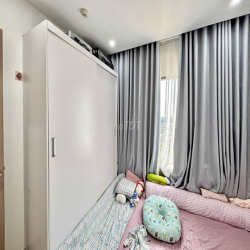 Cho thuê căn hộ góc 2PN+ Vinhomes Grand Park bếp rèm view thoáng