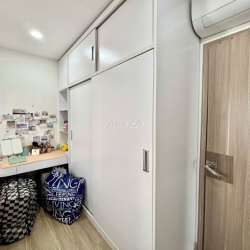 Cho thuê căn hộ góc 2PN+ Vinhomes Grand Park bếp rèm view thoáng