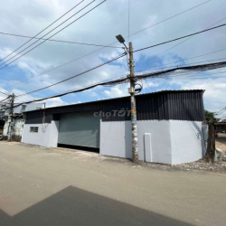 CHO THUÊ KHO 1/ NGUYỄN VĂN QUÁ, DT 15×20. SẴN ĐIỆN 3 PHA. KHO MỚI 100%
