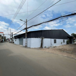 CHO THUÊ KHO 1/ NGUYỄN VĂN QUÁ, DT 15×20. SẴN ĐIỆN 3 PHA. KHO MỚI 100%
