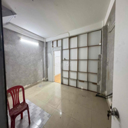 MẶT BẰNG > 100M2 NẰM NGAY MẶT TIỀN NGUYỄN THỊ THẬP