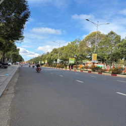 CHO THUÊ NHÀ - MẶT TIỀN NGUYỄN TẤT THÀNH - GẦN NGAY QUẢNG TRƯỜNG TP