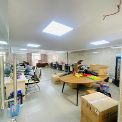 Nhà măt ngõ  phố Trần Quốc Hoàn - 70m x 6 tầng thông  - Thang Máy