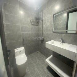 Nhà măt ngõ  phố Trần Quốc Hoàn - 70m x 6 tầng thông  - Thang Máy