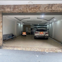 Nhà măt ngõ  phố Trần Quốc Hoàn - 70m x 6 tầng thông  - Thang Máy