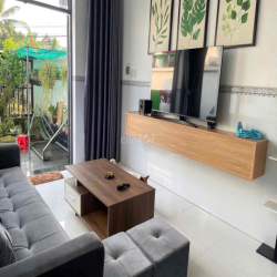 Nhà 180m2 mới xây cách ĐH Tây Đô 2km