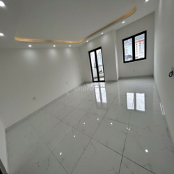 Cho Thuê Biệt Thự 1 trệt 3 lầu 4PN+5WC đường Liên Phường giá 25 triệu