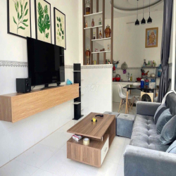 Nhà 180m2 mới xây cách ĐH Tây Đô 2km
