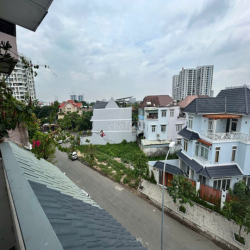 Cho Thuê Biệt Thự 1 trệt 3 lầu 4PN+5WC đường Liên Phường giá 25 triệu