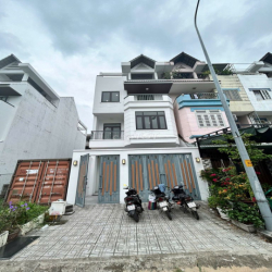 Cho Thuê Biệt Thự 1 trệt 3 lầu 4PN+5WC đường Liên Phường giá 25 triệu