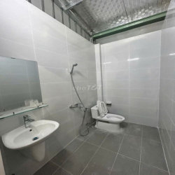 Cho Thuê Biệt Thự 1 trệt 3 lầu 4PN+5WC đường Liên Phường giá 25 triệu
