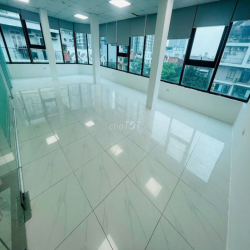 văn phòng Hàm Nghi ô góc 100m2 view đẹp vào ngay giá rẻ 