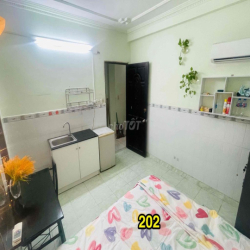 PHÒNG CỬA SỔ MÁY LẠNH FULL NỘI THẤT GIỜ TỰ DO XE FREE