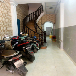 Cho thuê nguyên căn HXH thông Quận 10 - 4 tầng - 5PN - 1xtr 
