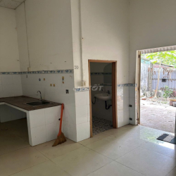 Nhà mặt tiền đường Đồng Văn Cống, Bình Thủy (cho thuê chính chủ)