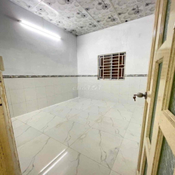 Nhà 3pn sân rộng Khu Tái Định cư 923