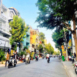 GIÁ RẺ 53Tr - Nhà Mặt tiền Võ Oanh, Bình Thạnh - DT 4.2x24m, 7PN/5WC