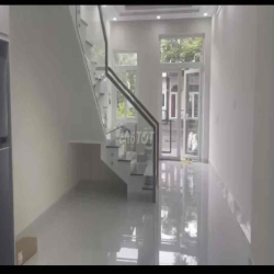 Nhà cho thuê giá rẻ tại Bến Lức (có nội thất)