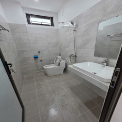 Bán nhà ngõ 373 An Dương Vương 6 tầng thang máy 40m2 MT 10m giá 9,5 tỷ