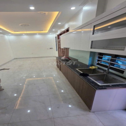 Bán nhà ngõ 373 An Dương Vương 6 tầng thang máy 40m2 MT 10m giá 9,5 tỷ