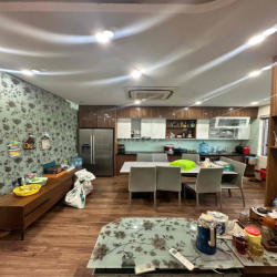 Cho thuê Biệt Thự  Linh Đàm (Lô góc- thang máy).S:200m.giá 100 tr/than