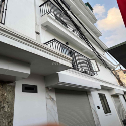 Cho thuê tầng 1,2,3  nhà mới  9 ngõ 210 Võ Chí Công