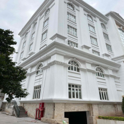 cần cho thuê toà nhà 7 tầng mặt đường