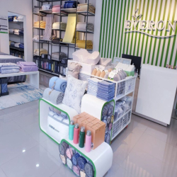 Cho thuê nhà MT đường Nguyễn Hữu Cảnh, P22, Bình Thạnh. DT: 30x60m