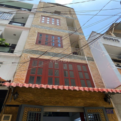 Cho thuê nhà 4 lầu nguyên căn đối diện bệnh viện Nguyễ Tri Phương