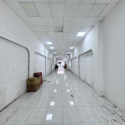 CHÍNH CHỦ NHÀ SÀN SUỐT 230M2 - MẶT TIỀN KINH DOANH - BẢY HIỀN