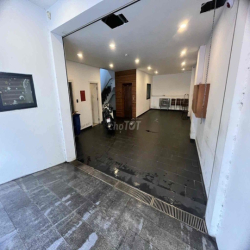 SIÊU PHẨM MẶT TIỀN NGUYỄN VĂN THỦ, Q1 – TÒA NHÀ HẦM 4 LẦU THANG MÁY, V