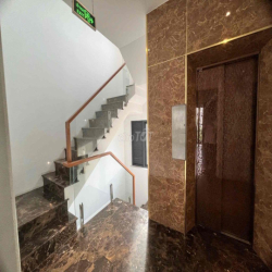 SIÊU PHẨM MẶT TIỀN NGUYỄN VĂN THỦ, Q1 – TÒA NHÀ HẦM 4 LẦU THANG MÁY, V