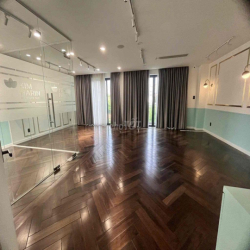 SIÊU PHẨM MẶT TIỀN NGUYỄN VĂN THỦ, Q1 – TÒA NHÀ HẦM 4 LẦU THANG MÁY, V