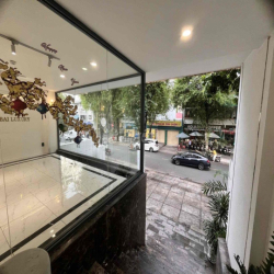 SIÊU PHẨM MẶT TIỀN NGUYỄN VĂN THỦ, Q1 – TÒA NHÀ HẦM 4 LẦU THANG MÁY, V