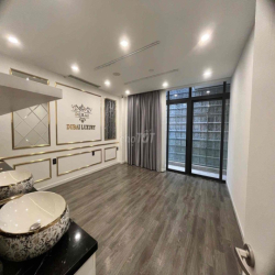 SIÊU PHẨM MẶT TIỀN NGUYỄN VĂN THỦ, Q1 – TÒA NHÀ HẦM 4 LẦU THANG MÁY, V