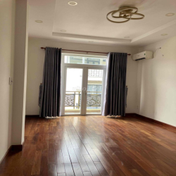 Cho thuê nhà 1 trệt 3 lầu gần Etown Cộng Hoà, Tân Bình