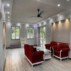 CĂN GÓC 2 MẶT TIỀN VỊ TRÍ ĐẸP NỘI KHU - 300M2 - GIÁ 40TR/THÁNG