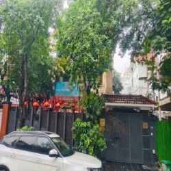 📍 CHO THUÊ BIỆT THỰ SÂN VƯỜN BT5 KĐT PHÁP VÂN, YÊN SỞ - 300M2 x 4 TẦNG