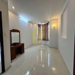 BIỆT THỰ THẢO ĐIỀN 40 TRIỆU - 2 LẦU - KHU YÊN TĨNH
